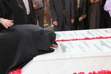 مراسم رونمایی از یادمان شهدای گمنام